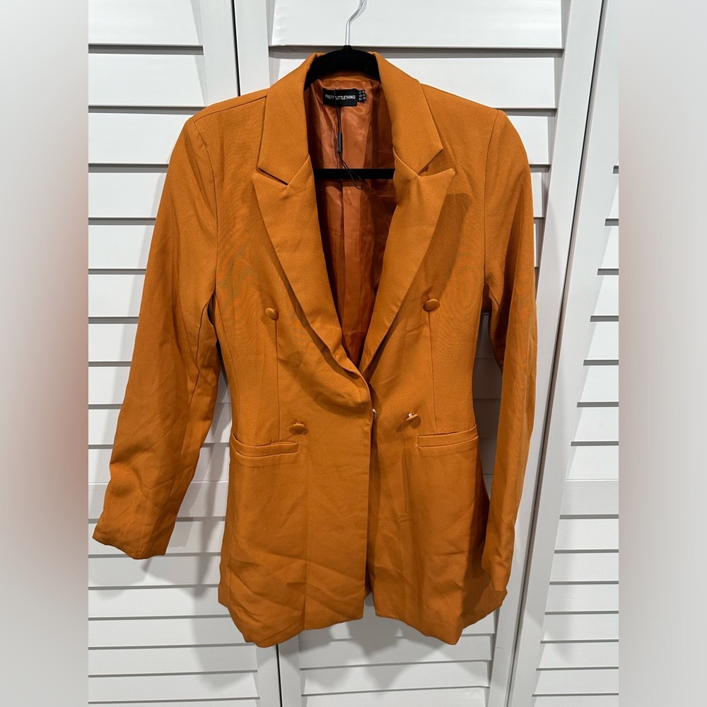 Mustard yellow long sleeve coat
